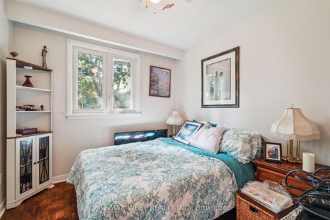 Photo 4 at 2 - 52 Old Burnhamthorpe Road, West Deane, Toronto