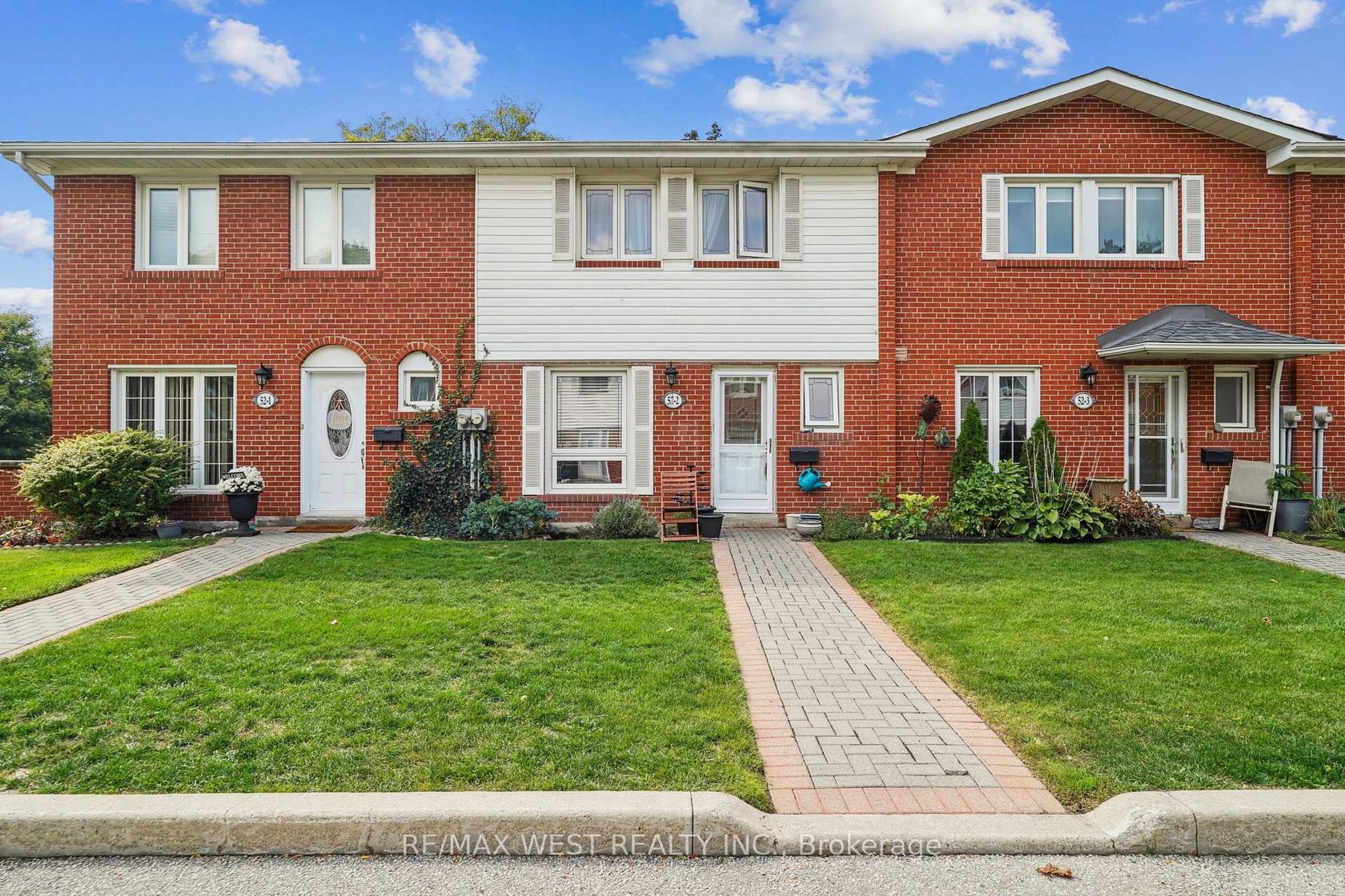 2 - 52 Old Burnhamthorpe Road, West Deane, Toronto 