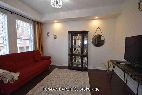 Photo 6 at 11 City Park Circle, West Woodbridge, Vaughan