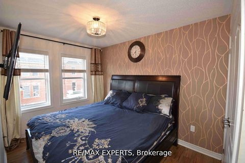 Photo 12 at 11 City Park Circle, West Woodbridge, Vaughan