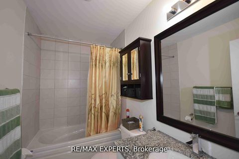 Photo 13 at 11 City Park Circle, West Woodbridge, Vaughan