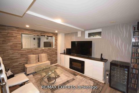 Photo 23 at 11 City Park Circle, West Woodbridge, Vaughan