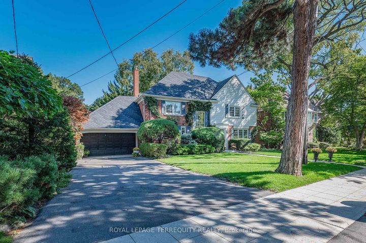 Photo 1 at 223 Riverside Drive, Swansea, Toronto