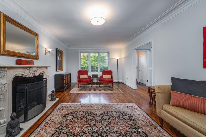 Photo 7 at 223 Riverside Drive, Swansea, Toronto