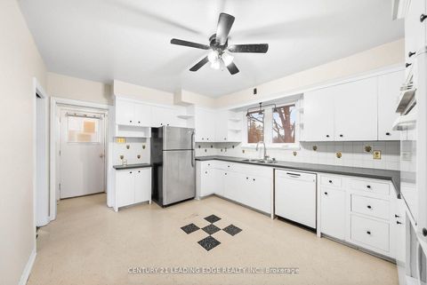 Photo 13 at 541 Rouge Hills Drive, Rouge E10, Toronto