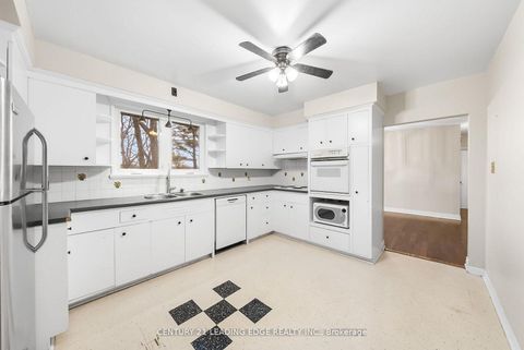 Photo 15 at 541 Rouge Hills Drive, Rouge E10, Toronto