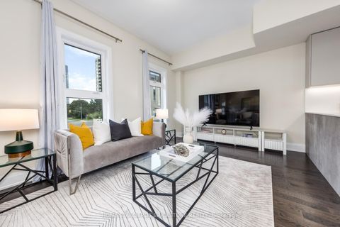 Photo 5 at 5 Smallwood Circle, Brownridge, Vaughan