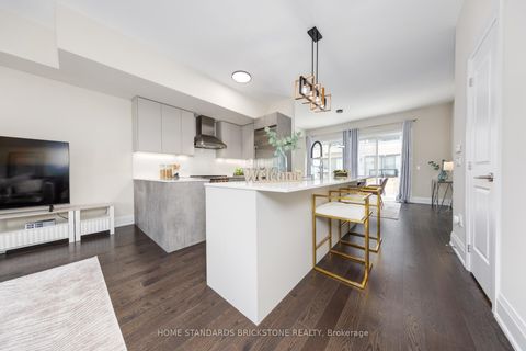 Photo 8 at 5 Smallwood Circle, Brownridge, Vaughan