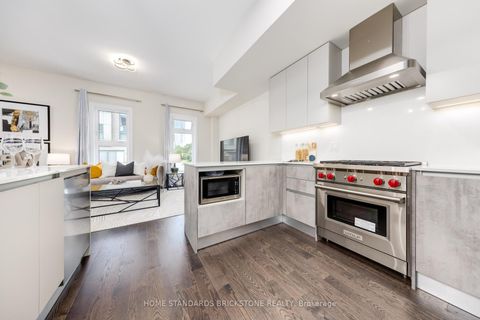 Photo 10 at 5 Smallwood Circle, Brownridge, Vaughan