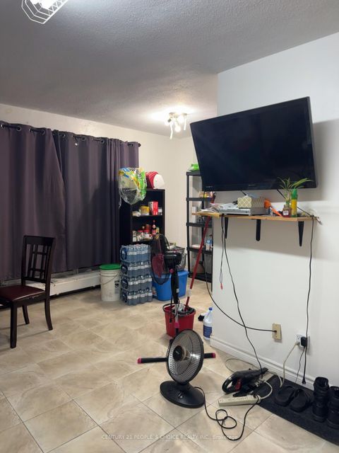 Photo 4 at 116 - 10 Eddystone Avenue, Jane Heights, Toronto