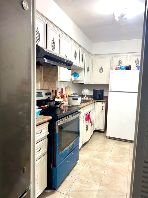 Photo 6 at 116 - 10 Eddystone Avenue, Jane Heights, Toronto