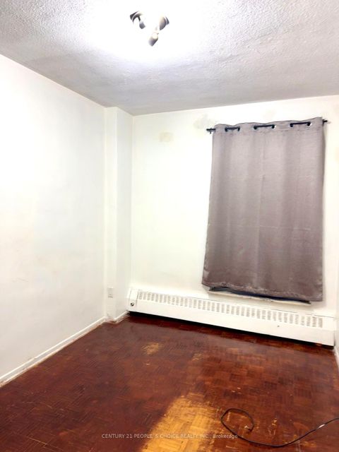 Photo 12 at 116 - 10 Eddystone Avenue, Jane Heights, Toronto