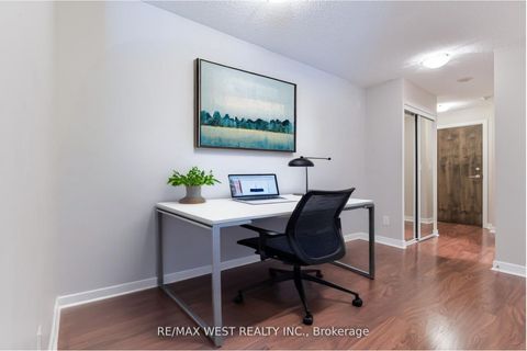 Photo 2 at 903 - 33 Bay Street, Waterfront Communities C1, Toronto