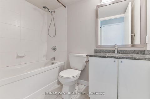 Photo 13 at 903 - 33 Bay Street, Waterfront Communities C1, Toronto