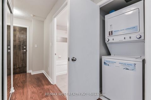 Photo 15 at 903 - 33 Bay Street, Waterfront Communities C1, Toronto