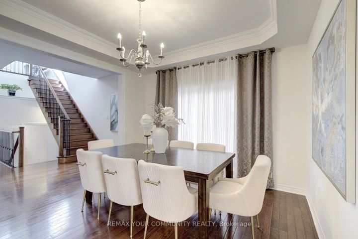 Photo 7 at 6 Halo Court, Patterson, Vaughan