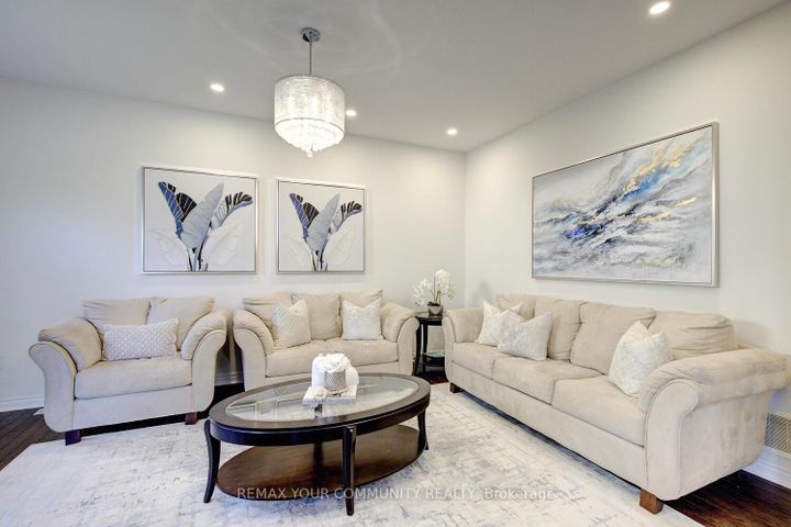 Photo 19 at 6 Halo Court, Patterson, Vaughan