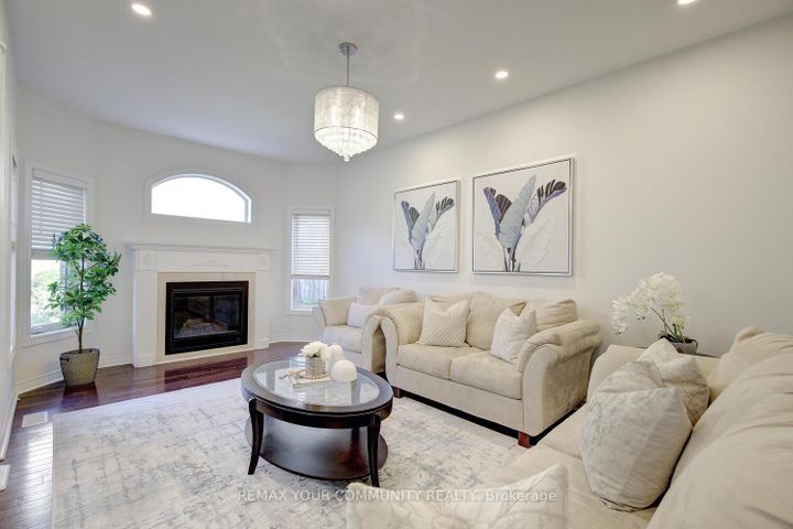 Photo 20 at 6 Halo Court, Patterson, Vaughan