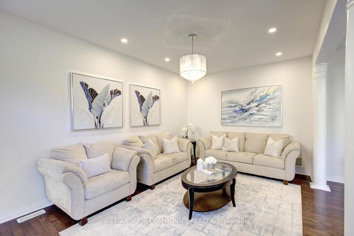 Photo 23 at 6 Halo Court, Patterson, Vaughan