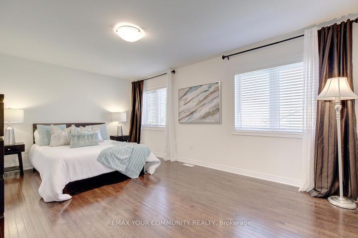 Photo 27 at 6 Halo Court, Patterson, Vaughan