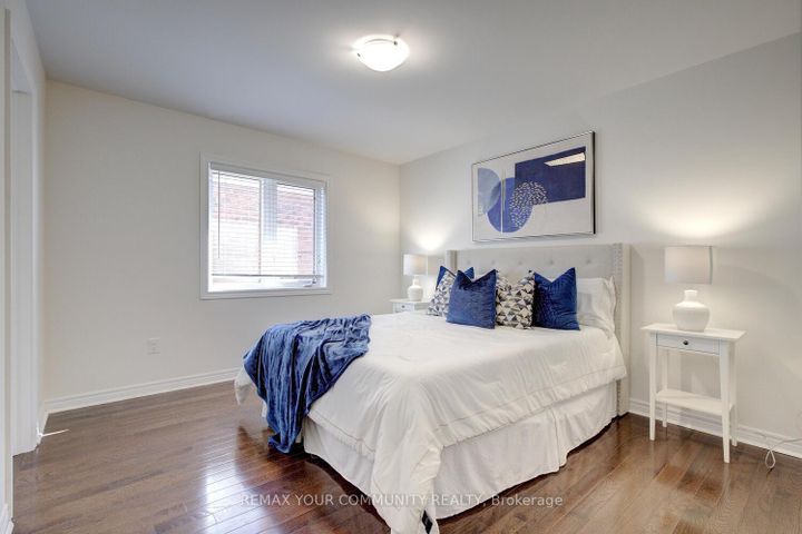 Photo 33 at 6 Halo Court, Patterson, Vaughan