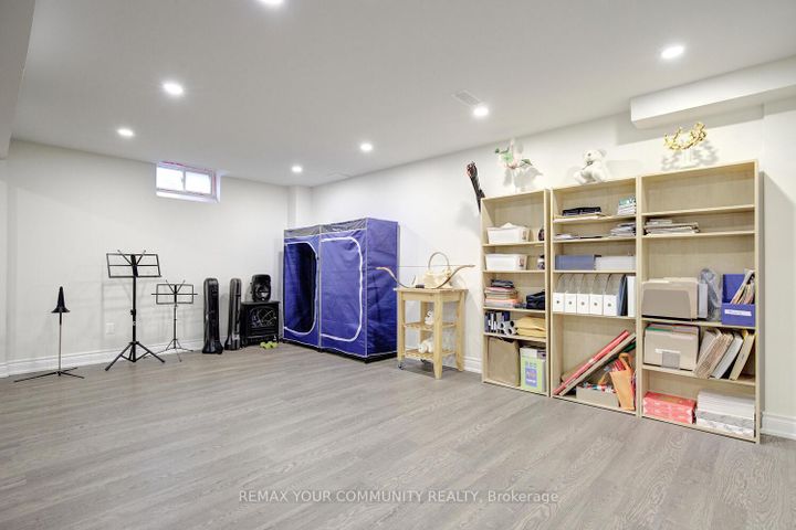 Photo 39 at 6 Halo Court, Patterson, Vaughan