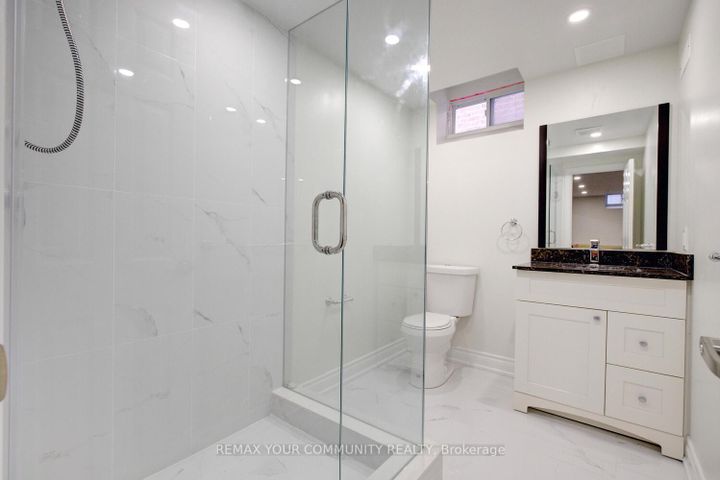 Photo 42 at 6 Halo Court, Patterson, Vaughan