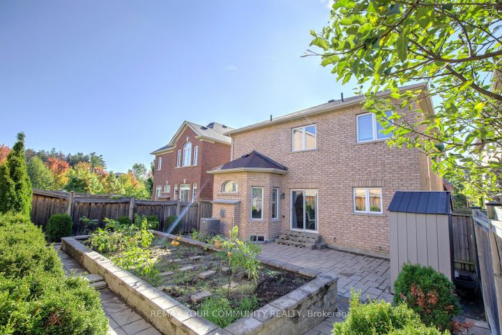 Photo 44 at 6 Halo Court, Patterson, Vaughan