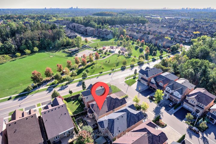 Photo 49 at 6 Halo Court, Patterson, Vaughan