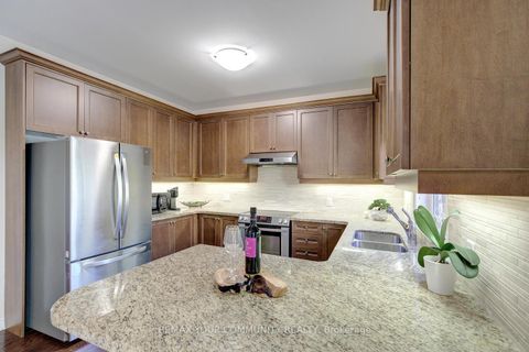 Photo 13 at 6 Halo Court, Patterson, Vaughan