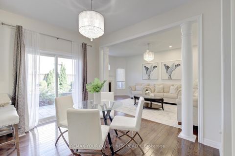 Photo 18 at 6 Halo Court, Patterson, Vaughan