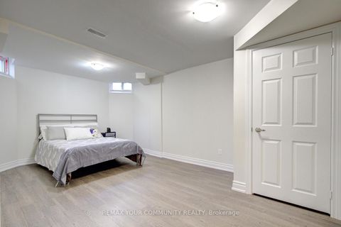 Photo 41 at 6 Halo Court, Patterson, Vaughan