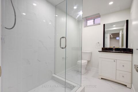 Photo 42 at 6 Halo Court, Patterson, Vaughan