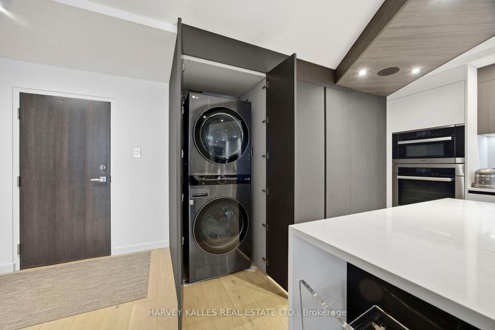 Photo 31 at 1004 - 15 Mcmurrich Street, Annex, Toronto