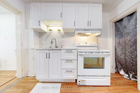 Photo 11 at 163 Olive Avenue, Central, Oshawa