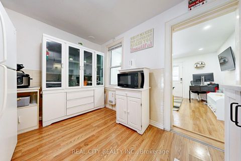 Photo 13 at 163 Olive Avenue, Central, Oshawa