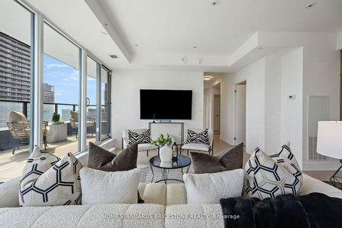 Photo 11 at 3907 - 955 Bay Street, Bay Street Corridor, Toronto