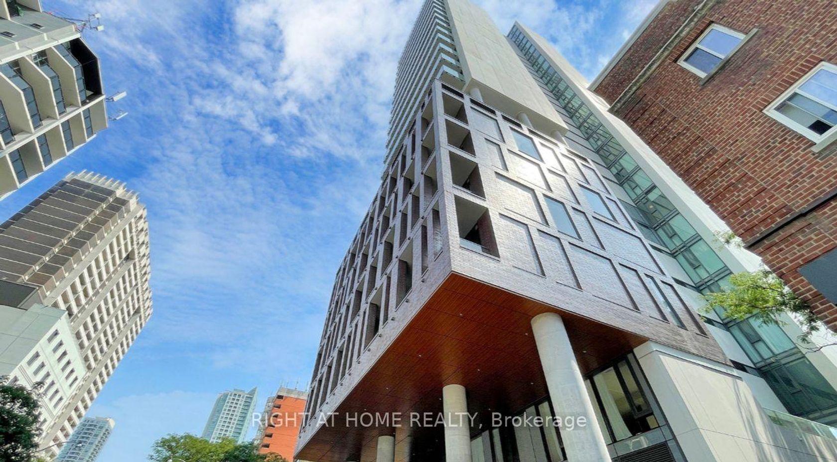 607 - 81 Wellesley Street E, Yonge Corridor, Toronto 