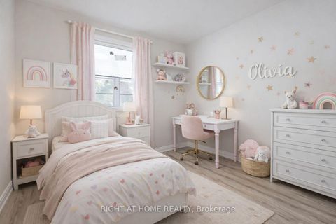 Photo 9 at 225 Essex Avenue, Harding, Richmond Hill