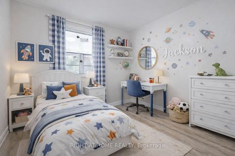 Photo 10 at 225 Essex Avenue, Harding, Richmond Hill