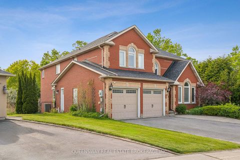 Photo 1 at 69 CITYVIEW Circle, Holly, Barrie