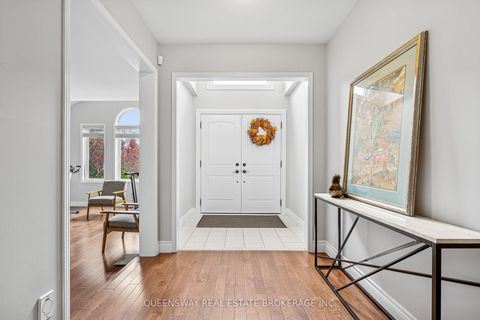 Photo 5 at 69 CITYVIEW Circle, Holly, Barrie