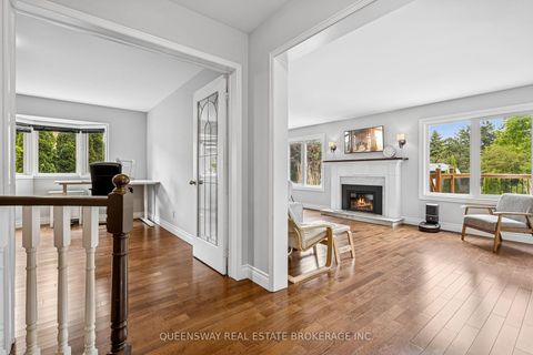 Photo 14 at 69 CITYVIEW Circle, Holly, Barrie