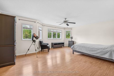 Photo 16 at 69 CITYVIEW Circle, Holly, Barrie