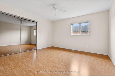 Photo 19 at 69 CITYVIEW Circle, Holly, Barrie