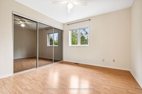 Photo 22 at 69 CITYVIEW Circle, Holly, Barrie