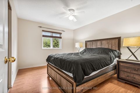 Photo 24 at 69 CITYVIEW Circle, Holly, Barrie