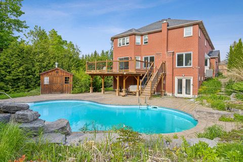 Photo 31 at 69 CITYVIEW Circle, Holly, Barrie