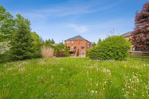 Photo 33 at 69 CITYVIEW Circle, Holly, Barrie