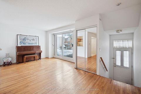 Photo 11 at 7 - 119 Omni Drive, Bendale, Toronto